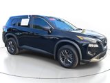 Used 2023 Nissan Rogue S image 2
