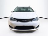 Used 2019 Chrysler Pacifica Touring-L image 2