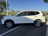 Used 2016 Nissan Rogue SV w/ SV Premium Package image 5