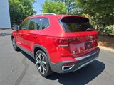 Used 2022 Volkswagen Taos SEL w/ Panoramic Sunroof Package image 5