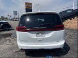 Used 2022 Chrysler Pacifica Touring-L image 3