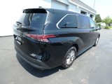 Used 2022 Toyota Sienna XLE image 3