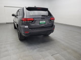 Used 2017 Jeep Grand Cherokee Altitude image 6