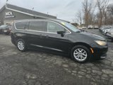 Used 2017 Chrysler Pacifica Touring image 5