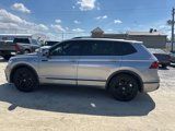 Used 2022 Volkswagen Tiguan SE R-Line image 2