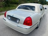 Used 2007 Lincoln Town Car Signature image 4