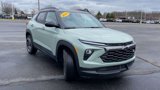 Used 2024 Chevrolet TrailBlazer RS w/ Driver Confidence Package image 2
