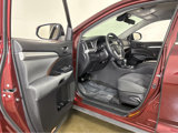Used 2017 Toyota Highlander LE image 2