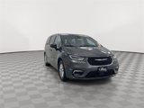 Used 2023 Chrysler Pacifica Touring-L image 2