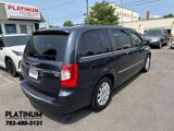 Used 2014 Chrysler Town & Country Touring image 4