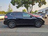 Used 2016 Nissan Rogue SL w/ SL Premium Package image 2
