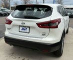 Used 2020 Nissan Rogue Sport SV image 2