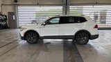 Certified 2022 Volkswagen Tiguan SE w/ Panoramic Sunroof Package image 2