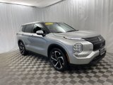 Used 2022 Mitsubishi Outlander ES image 2