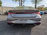 Certified 2022 Hyundai Elantra SE image 5