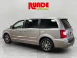 Used 2014 Chrysler Town & Country S image 3