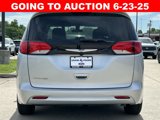 Used 2022 Chrysler Voyager LX image 5