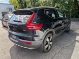 Used 2019 Volvo XC40 T5 Momentum image 4