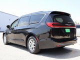Used 2022 Chrysler Pacifica Touring-L image 3