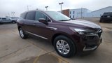 Used 2018 Buick Enclave Essence image 2