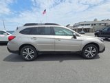 Used 2018 Subaru Outback 2.5i Limited image 3