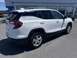 Used 2022 GMC Terrain SLE w/ Driver Convenience Package image 3
