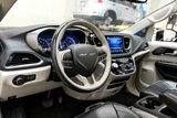 Used 2017 Chrysler Pacifica Limited image 2