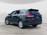 Used 2017 Kia Sorento LX w/ LX Convenience Package image 4