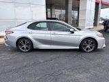 Used 2018 Toyota Camry SE image 2