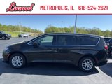 Used 2023 Chrysler Voyager LX image 3