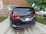 Used 2018 Chrysler Pacifica Touring-L image 5
