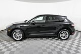 Certified 2025 Porsche Macan image 2
