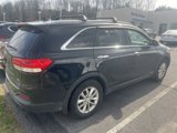 Used 2016 Kia Sorento LX w/ LX Convenience Package image 3