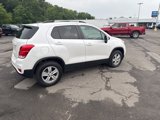Used 2022 Chevrolet Trax LT w/ LT Convenience Package image 6
