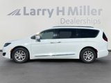 Used 2020 Chrysler Pacifica Touring-L image 2