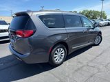 Used 2017 Chrysler Pacifica Touring-L image 4