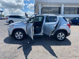 Used 2020 Chevrolet Trax LT w/ LT Convenience Package image 4