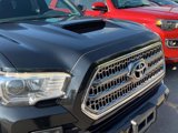 Used 2016 Toyota Tacoma TRD Sport image 4