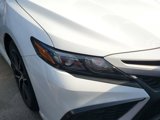 Used 2022 Toyota Camry SE image 2