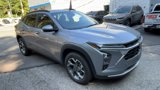 Used 2025 Chevrolet Trax LT w/ Driver Confidence Package image 2