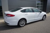Used 2017 Ford Fusion SE image 4
