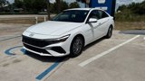 Used 2024 Hyundai Elantra Blue image 2