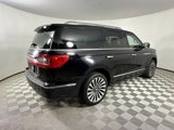 Used 2019 Lincoln Navigator Reserve image 4