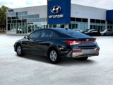 New 2025 Hyundai Elantra SE image 5