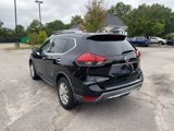 Used 2017 Nissan Rogue SV w/ SV Premium Package image 3