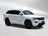 Used 2017 Jeep Grand Cherokee Altitude image 2