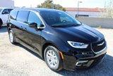 New 2025 Chrysler Pacifica Select image 3