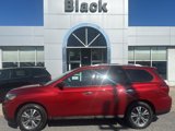 Used 2018 Nissan Pathfinder SV image 2