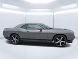 Used 2019 Dodge Challenger SXT image 2