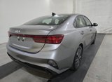 Used 2022 Kia Forte LXS w/ LXS Technology Package image 2